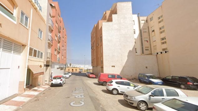 Detenido un marroquí por intentar degollar a su mujer en Roquetas (Almería)