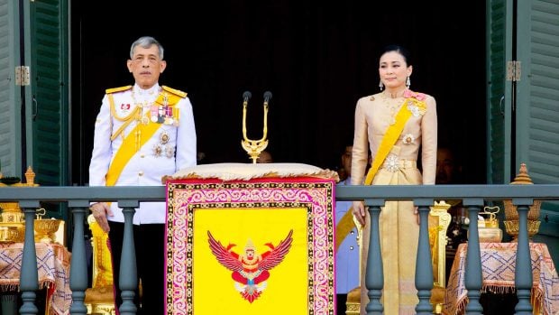 El rey de Tailandia Maha Vajiralongkorn y la reina Suthida Bodindradebayavarangkun durante un acto (Foto: Gtres).