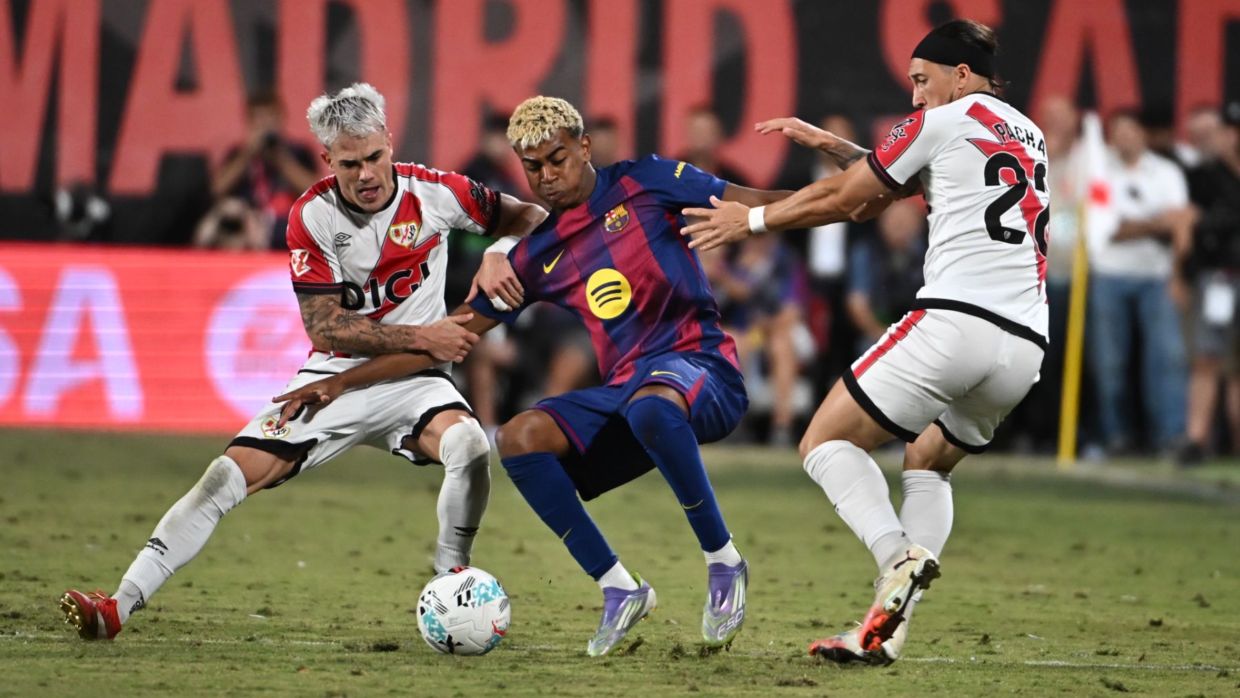 Lamine Yamal contra el Rayo. (EFE)