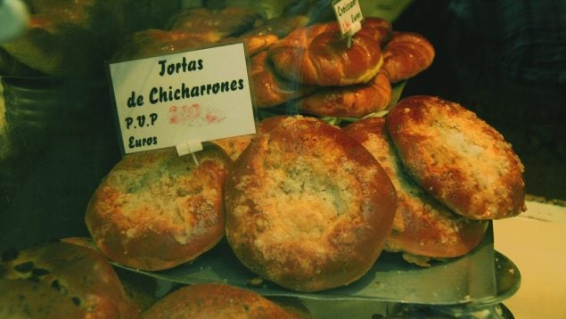 tortas de chanchigorri, mejor receta típica de Navarra, tortas de chanchigorri en Navarra, chicharrones Navarra, qué son las tortas de chanchigorri, chicharrones en Pamplona, comida de Pamplona.