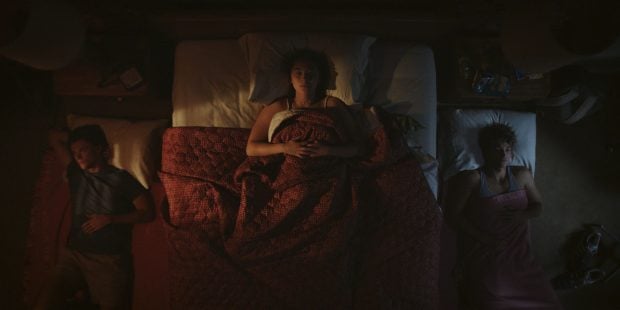 Protagonistas de 'El verano en que me enamoré'. (Prime Video)