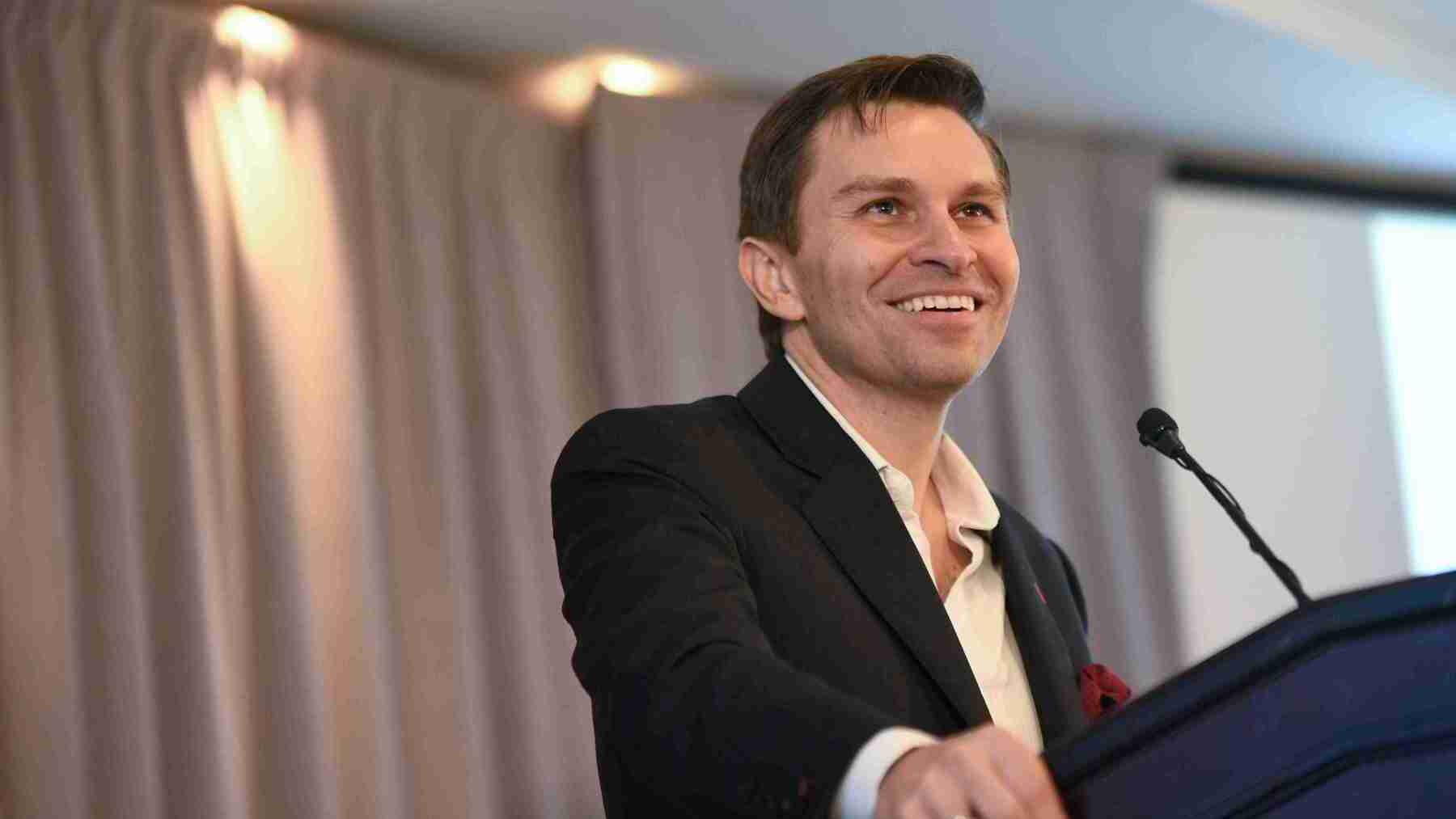 Un biólogo de Harvard y experto en longevidad revela el truco que usa a diario para retrasar su envejecimiento