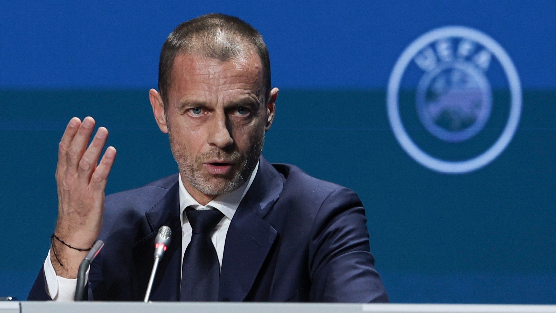 Aleksander Ceferin, presidente de la UEFA, durante una intervención. (EFE)