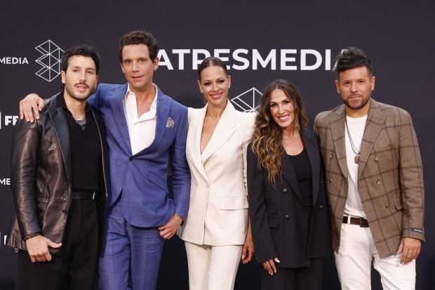 Sebastián Yatra, Mika, Eva González, Malú and Pablo López. (Foto: Gtres)