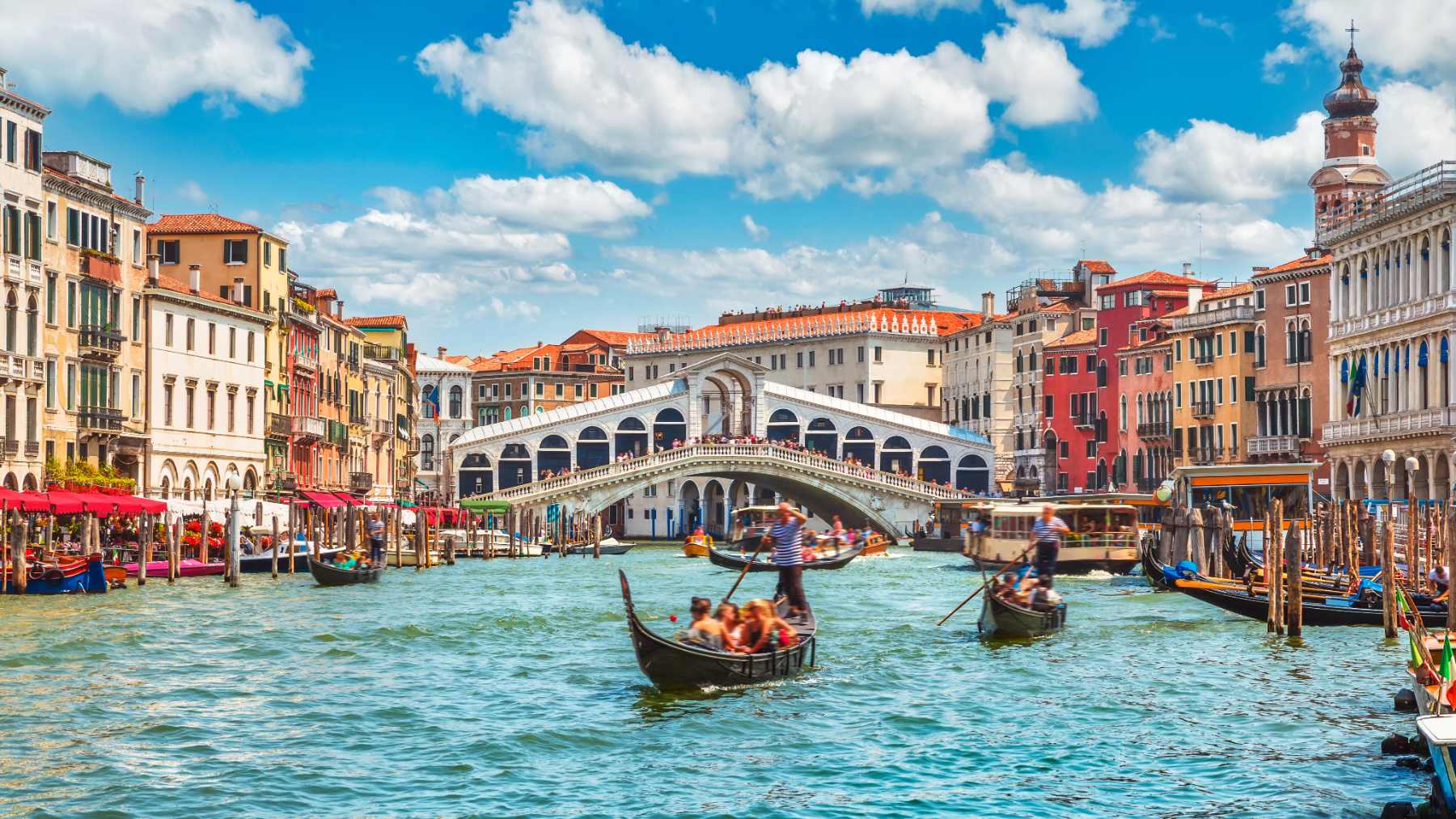 Está en España pero podría ser Venecia: el pueblo de los puentes que debes visitar una vez en la vida