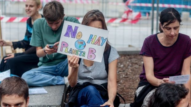 Jóvenes durante una manifestación de Juventud por el Clima contra la inacción ante el cambio climático. (Foto: EUROPA PRESS).