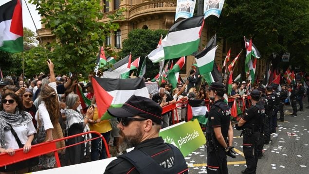 El alcalde de Bilbao habla de la manifestación propalestina en la Vuelta. (Europa Press)