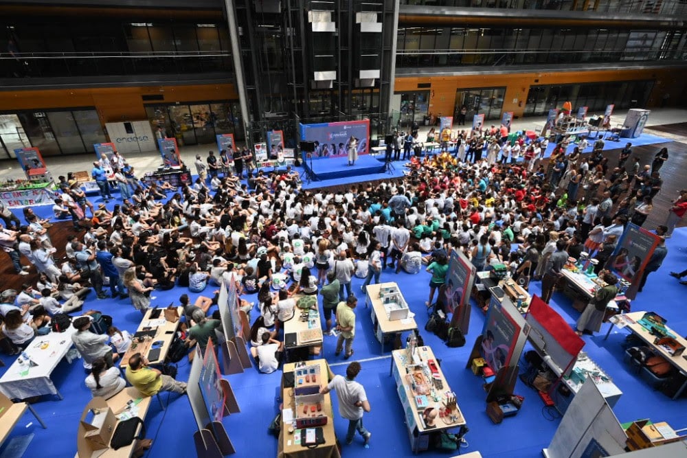 Centros educativos finalistas en la Gran Final de la X edición de RetoTech celebrada en junio de 2025 en la sede corporativa de Endesa, en Madrid.
