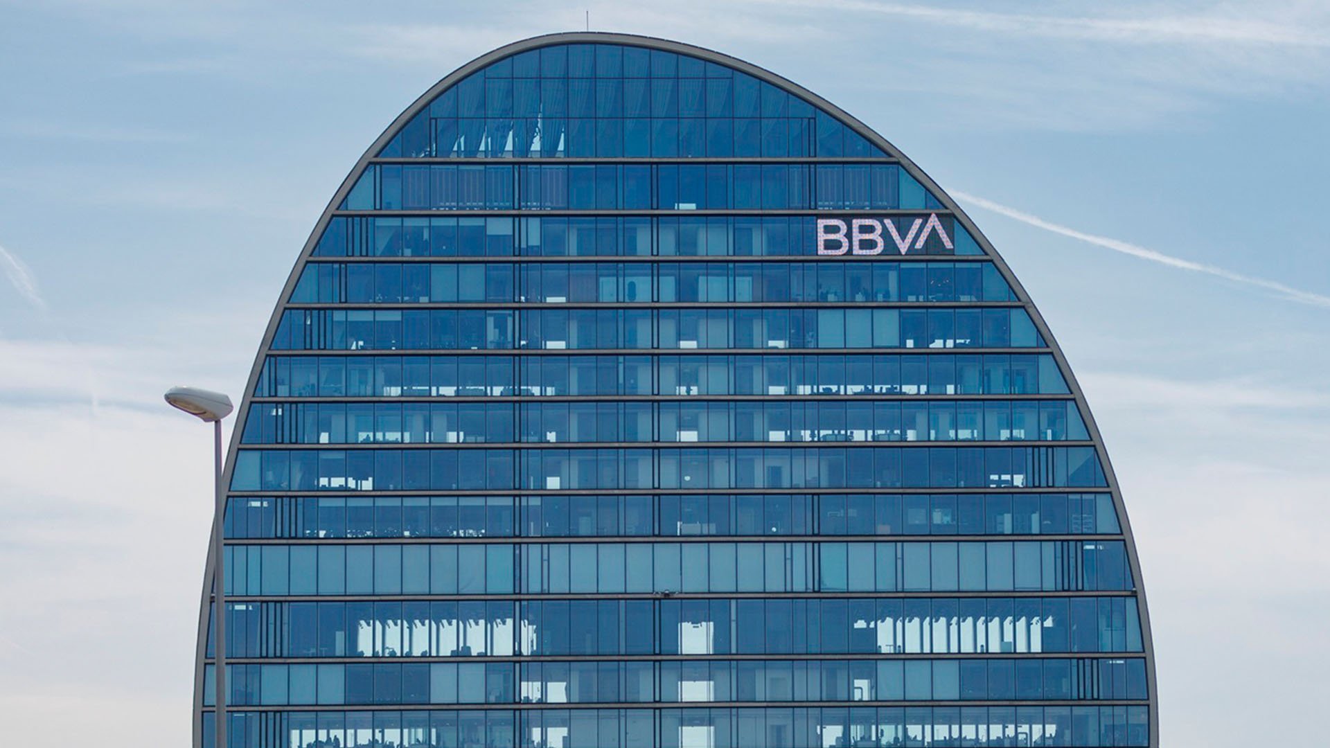 BBVA tendrá que lanzar una segunda OPA si no llega al 50% del capital de Banco Sabadell