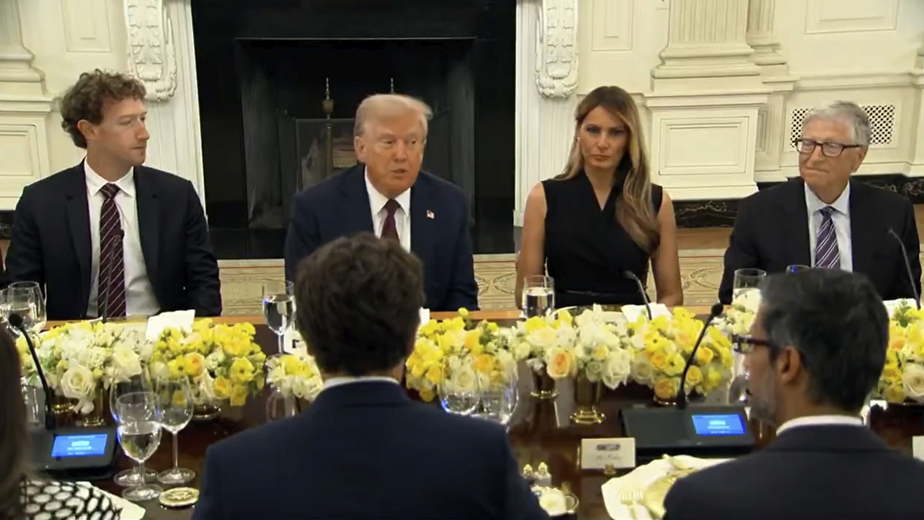 Los magnates tecnológicos se rinden ante Trump en una cena en la Casa Blanca: «Su liderazgo es increíble»