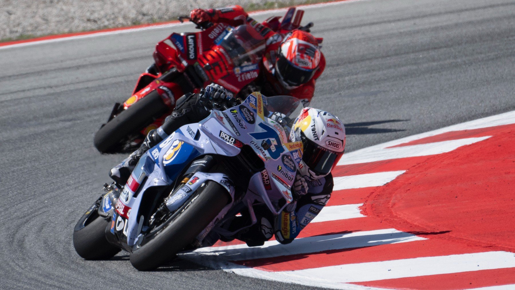 Álex y Marc Márquez durante el GP de Cataluña de MotoGP. (Getty)