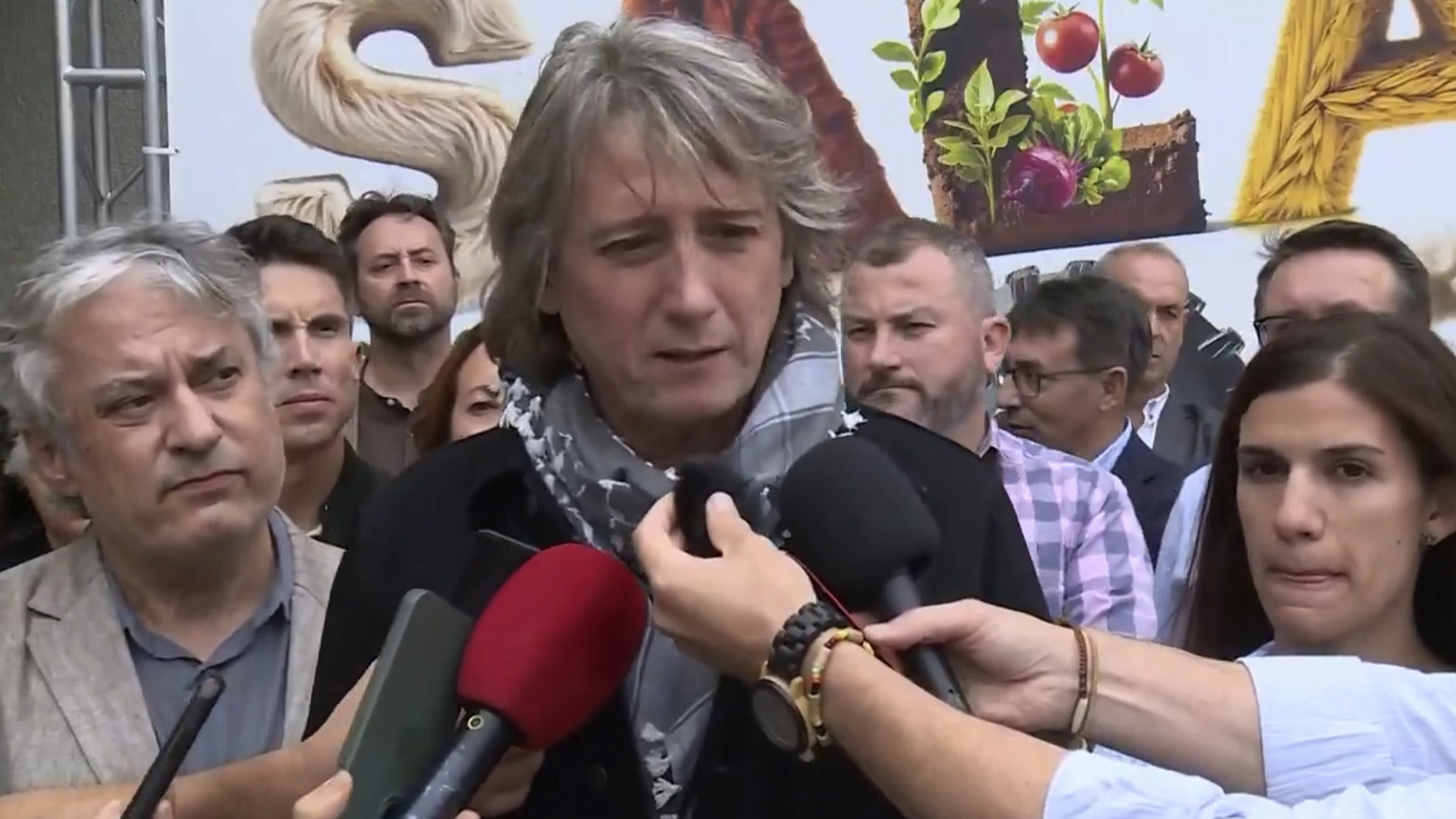 El líder del PSOE en Castilla y León dice que Feijóo usa a su «monchito» Tellado para «crispar»