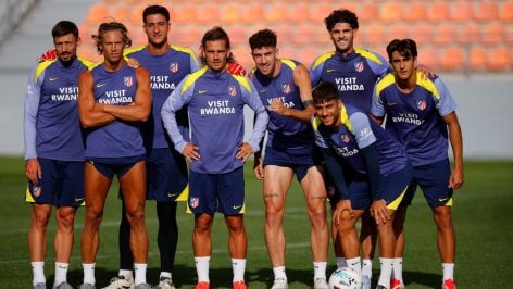 Grupo de jugadores que están entrenando con Simeone al no haber sido convocados por sus selecciones.