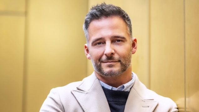 Merijn Van Der Laar, doctor experto en sueño Merijn Van Der Laar, médico especialista en dormir, consejos para dormir mejor, por qué es importante dormir ocho horas al día, por qué no necesitas dormir ocho horas, beneficios de dormir más.