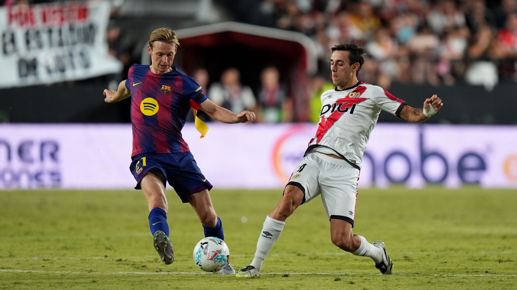 De Jong contra el Rayo en Liga. (Getty)