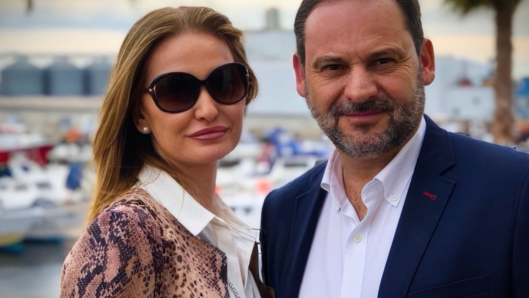 Carolina Perles y José Luis Ábalos.