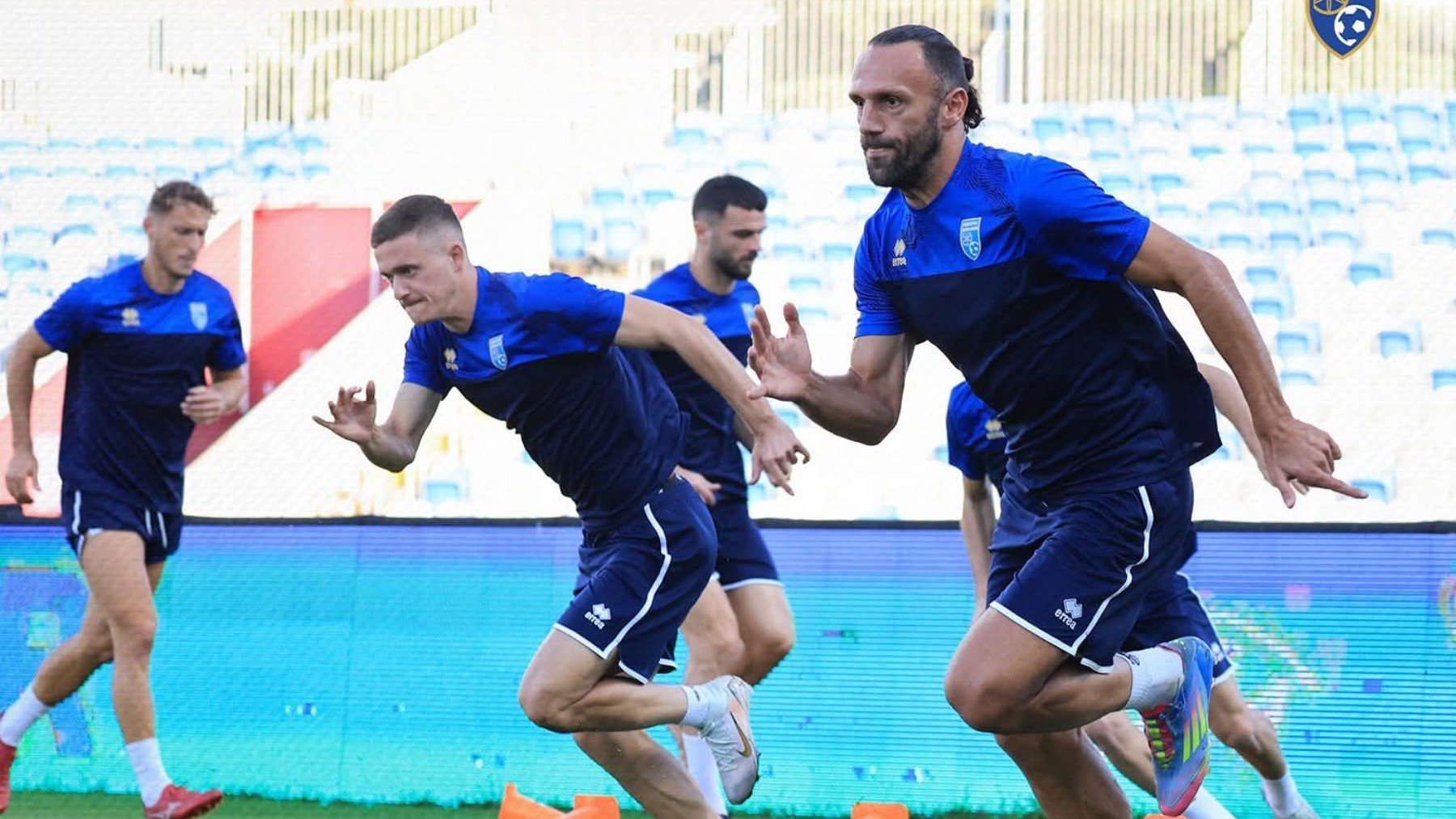 Muriqi, entrenando ayer en Kosovo.