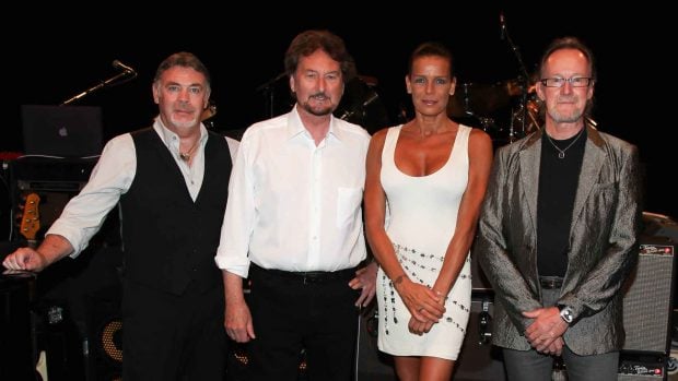 Supertramp junto a Estefanía de Mónaco en una gala benéfica en el año 2011 (Gtres).