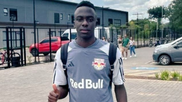 Éder Smic Valencia Ambuila