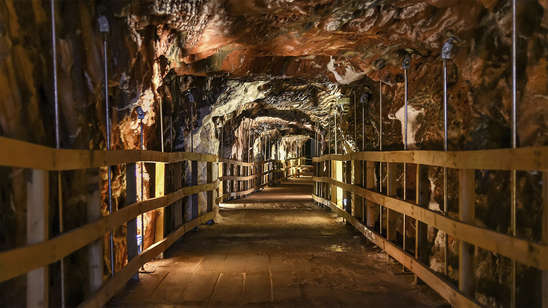 Ver para creer: tenemos en España una insólita montaña de sal única en el mundo que crece cada vez que llueve