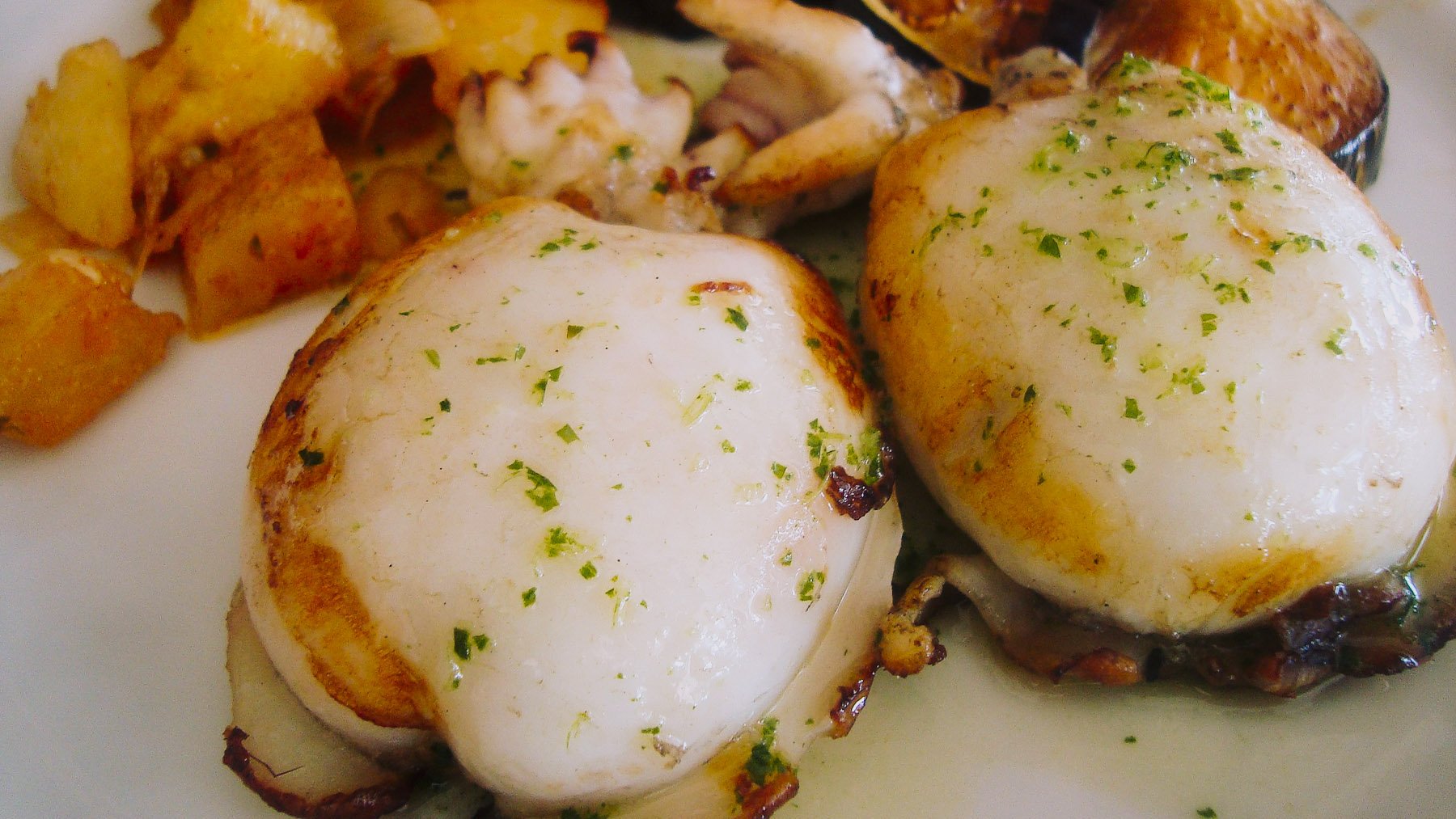 Ni el aceite ni la temperatura: el truco infalible del Chef Dani García para que la sepia siempre quede blanda