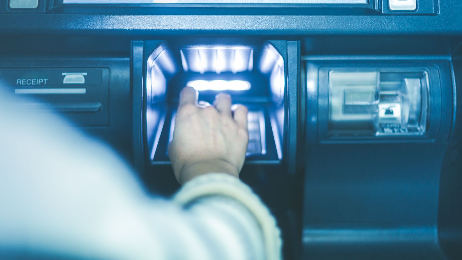 Adiós a los cajeros automáticos de siempre: el cambio que llega en septiembre con la nueva ley