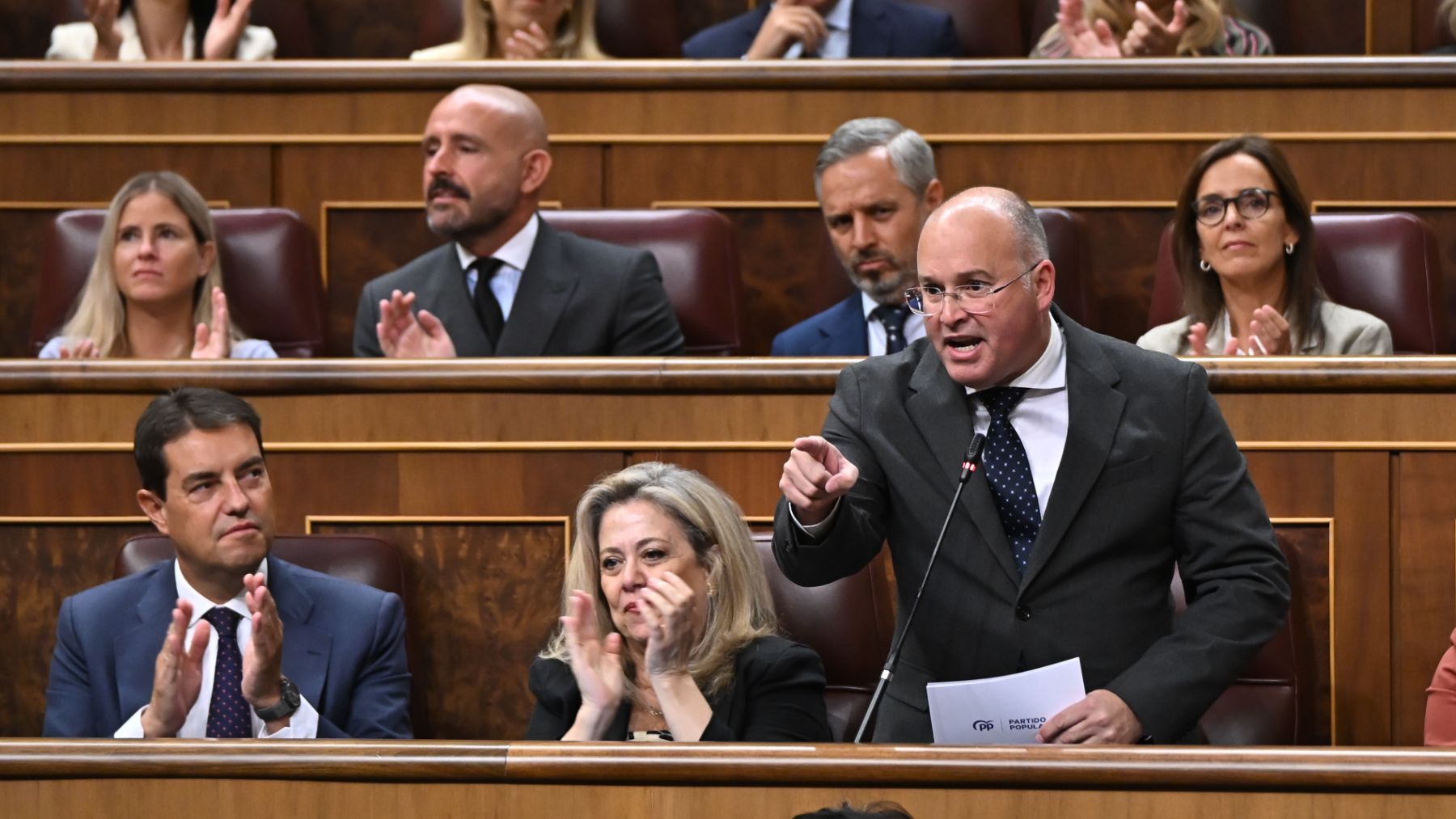 El PP retrata al Gobierno con la reducción de la jornada: «Culpan al PP, pero Sánchez prefirió ir al cine»