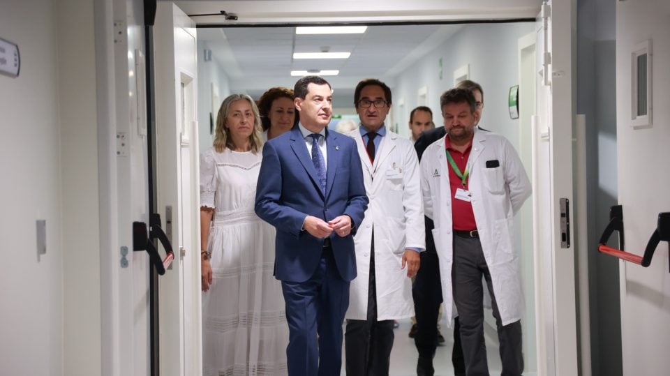 Andalucía supera por primera vez la media nacional de gasto en sanidad tras tocar fondo con el PSOE