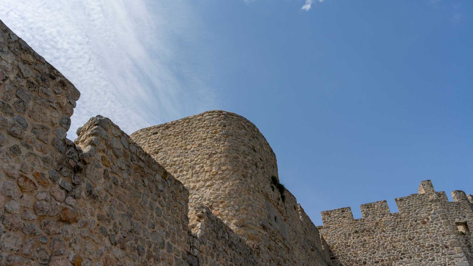 Lanzas y fosos: defensa y organización en fortificaciones de hace 5 000 años