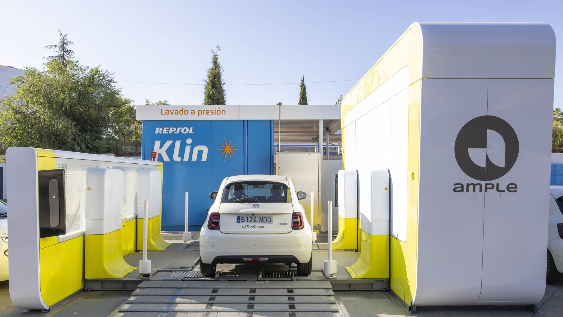 Una estación de servicio Repsol con servicio de intercambio de baterías