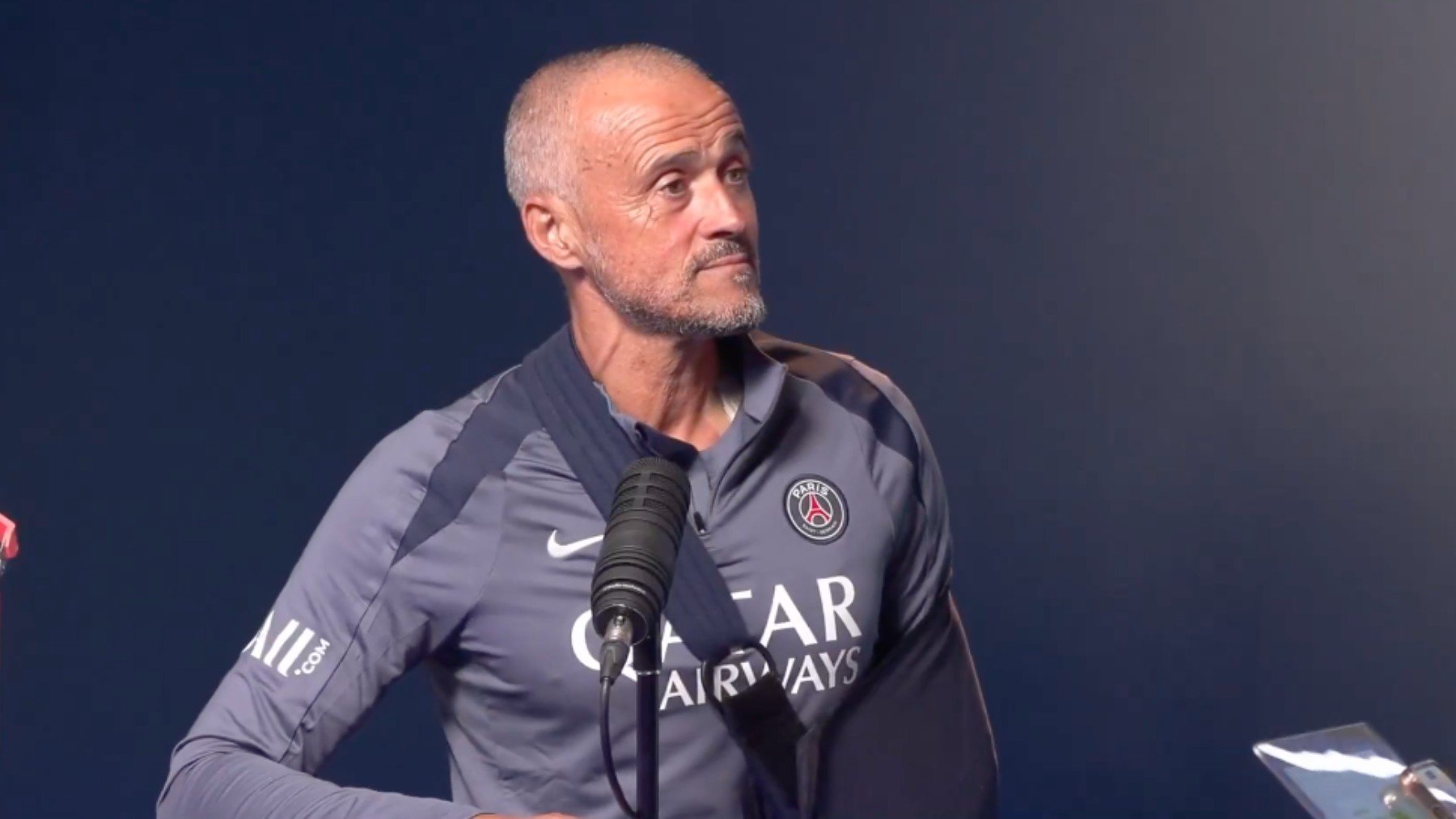 Luis Enrique reaparece por primera vez tras su accidente de bicicleta