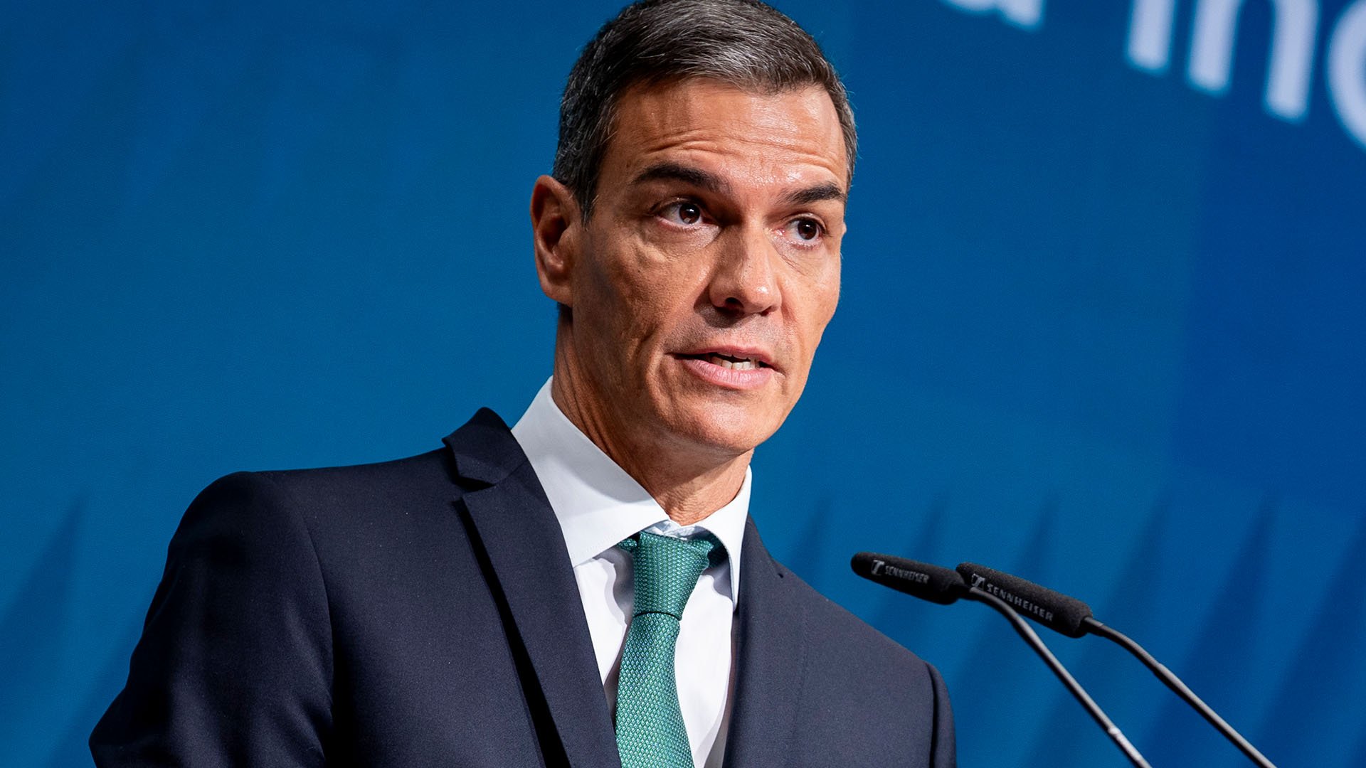 Sánchez señala a los turistas por criminalidad pese a que gastaron 126.282 millones en 2024, nuevo récord