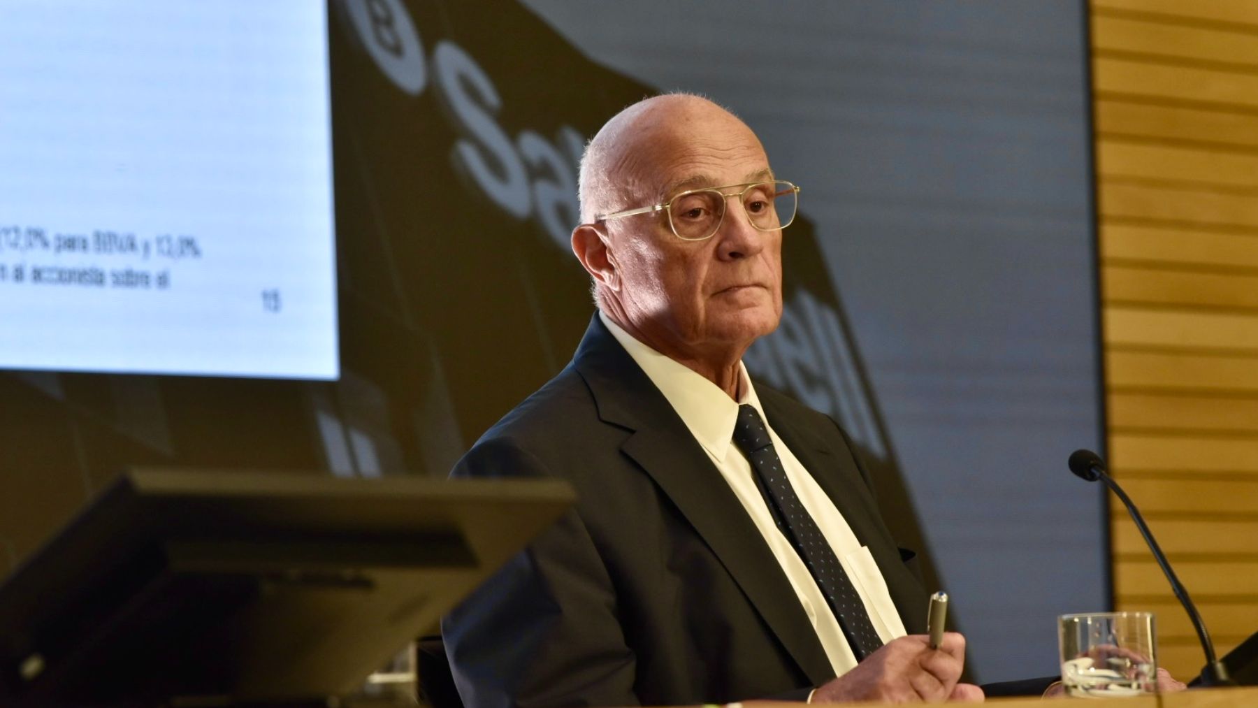 Josep Oliu: BBVA cree que los catalanes venderán a un precio de ganga «como si fueran tontos»