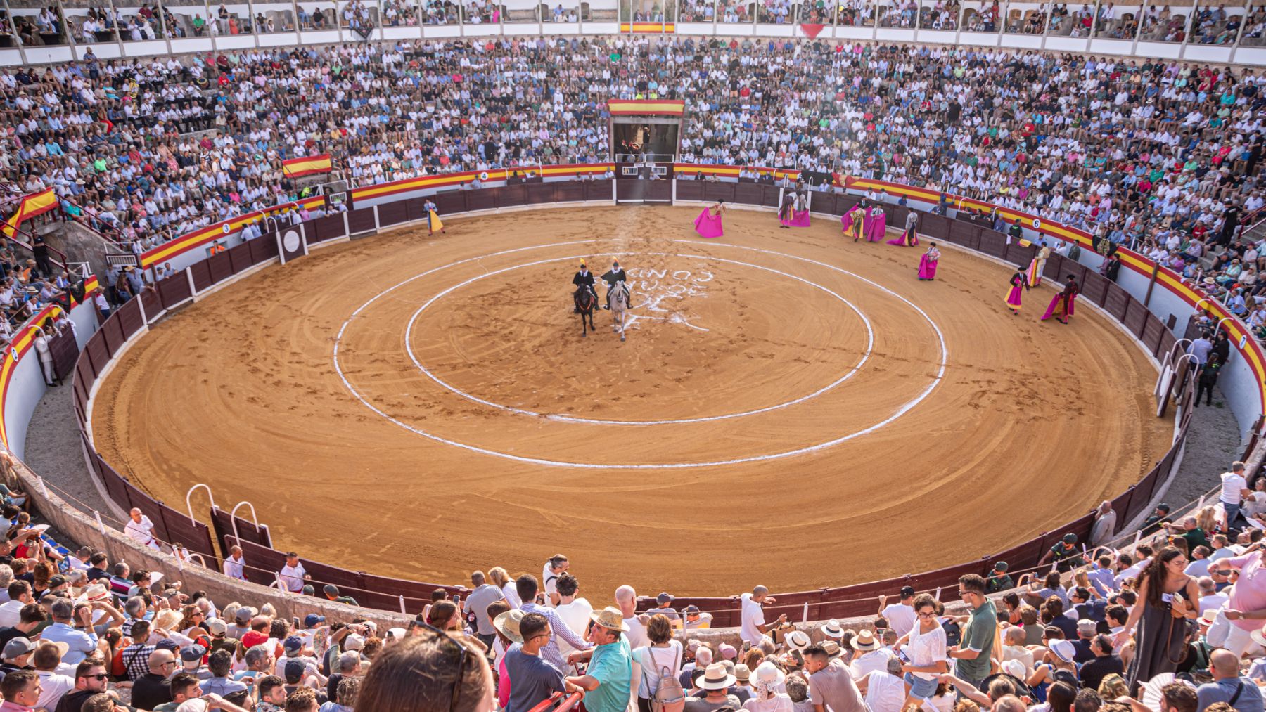 Llenazo en la Monumental de Muro tras el regreso de los toros ocho años después