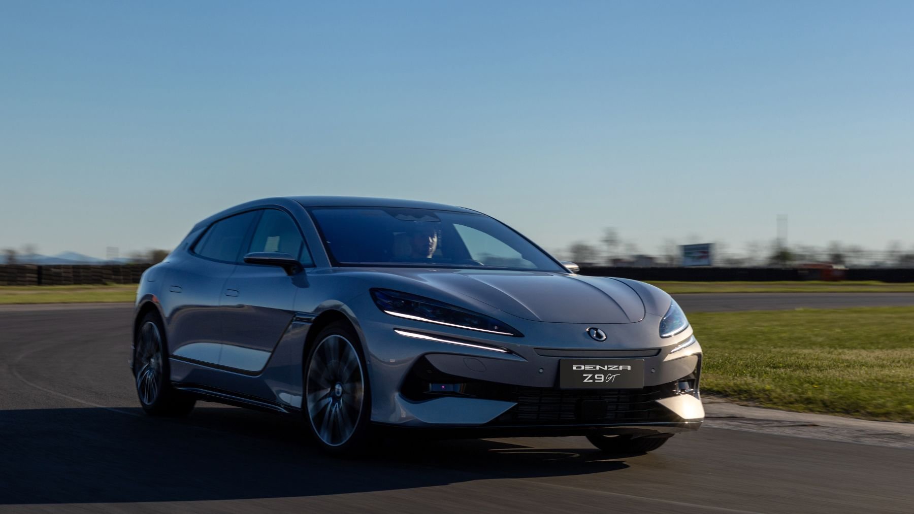 Denza Z9GT