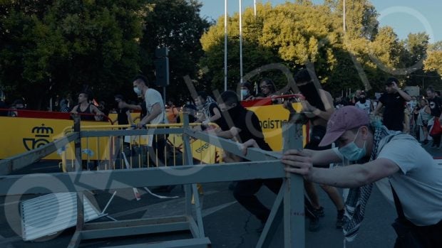 Terrorismo callejero en Madrid que reventó este domingo la Vuelta ciclista. (Olmo Blanco)