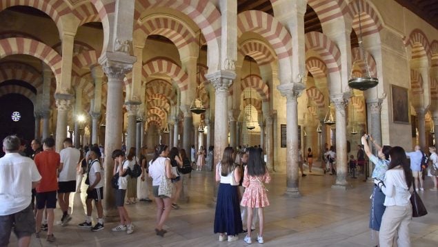 Detenido tras 20 llamadas amenazando con poner una bomba en la Mezquita-Catedral de Córdoba