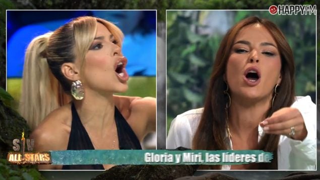 Oriana Marzoli y Marta Peñate en el plató de Supervivientes All Stars. (Mediaset)