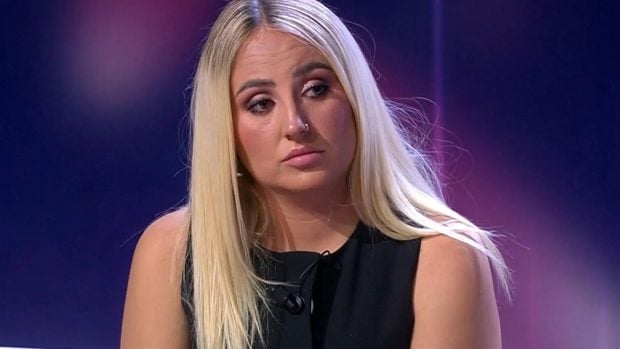 Rocío Flores en el plató de ¡De Viernes! (Mediaset).