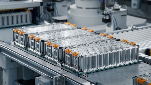 Componentes de baterías de iones de litio de alto voltaje para vehículos eléctricos o híbridos.