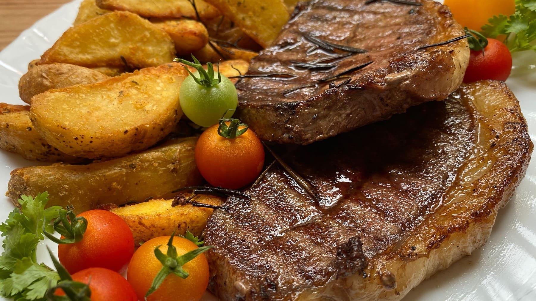El mejor restaurante de carretera de la Nacional II está en Zaragoza y arrasa con un menú de 14 euros