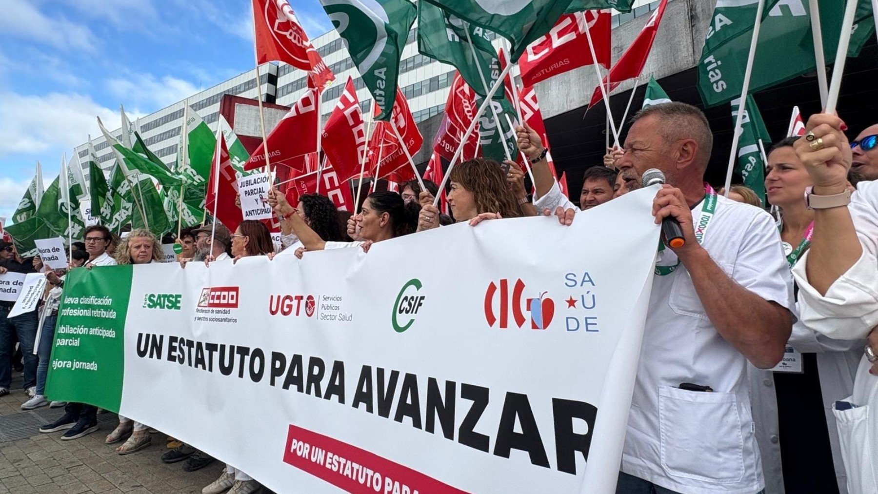 Los médicos acusan a Mónica García de ‘cerrojazo’ en la reforma laboral durante un paro nacional