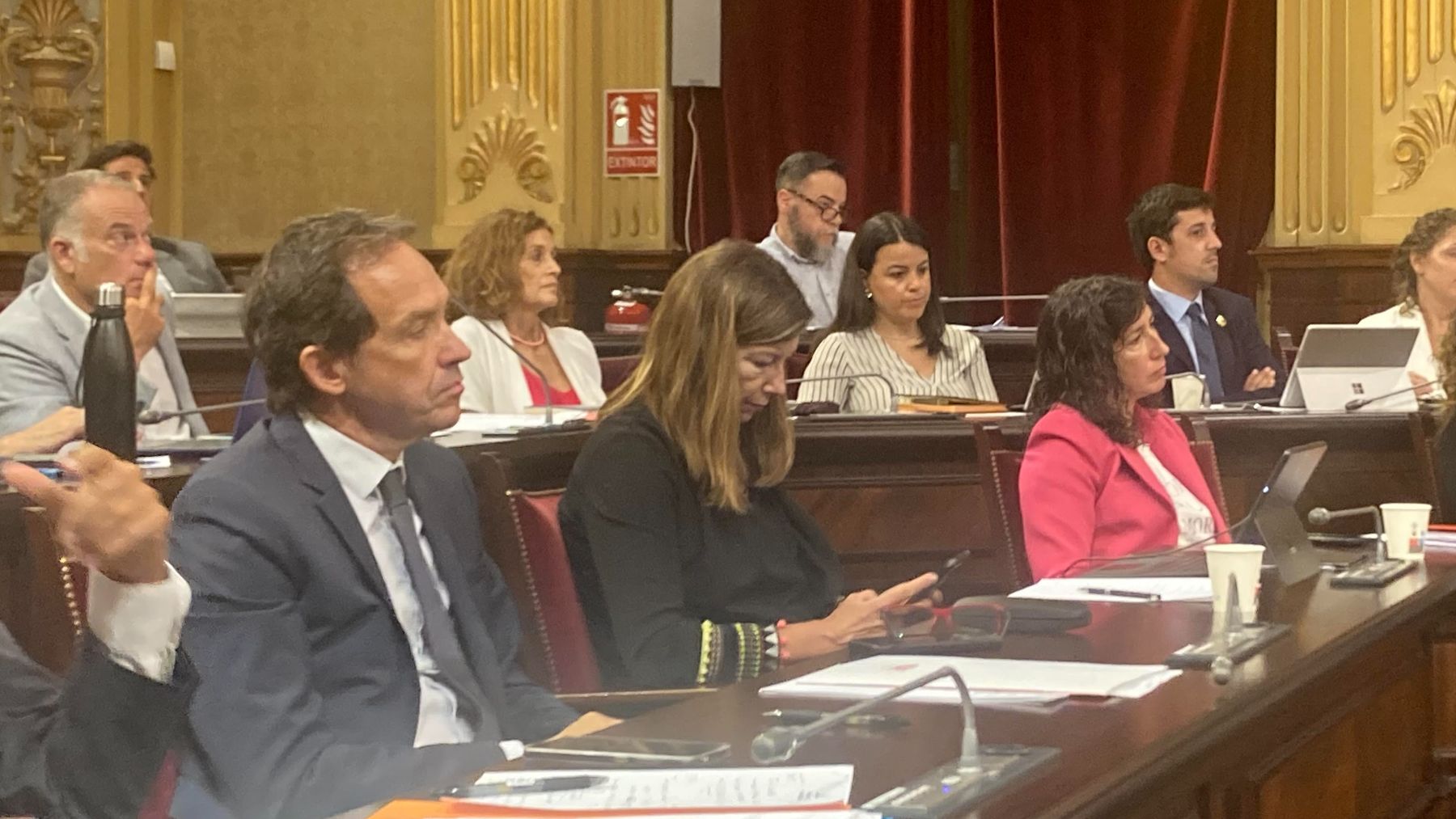 Marc Pons en su escaño durante el Pleno de este martes.