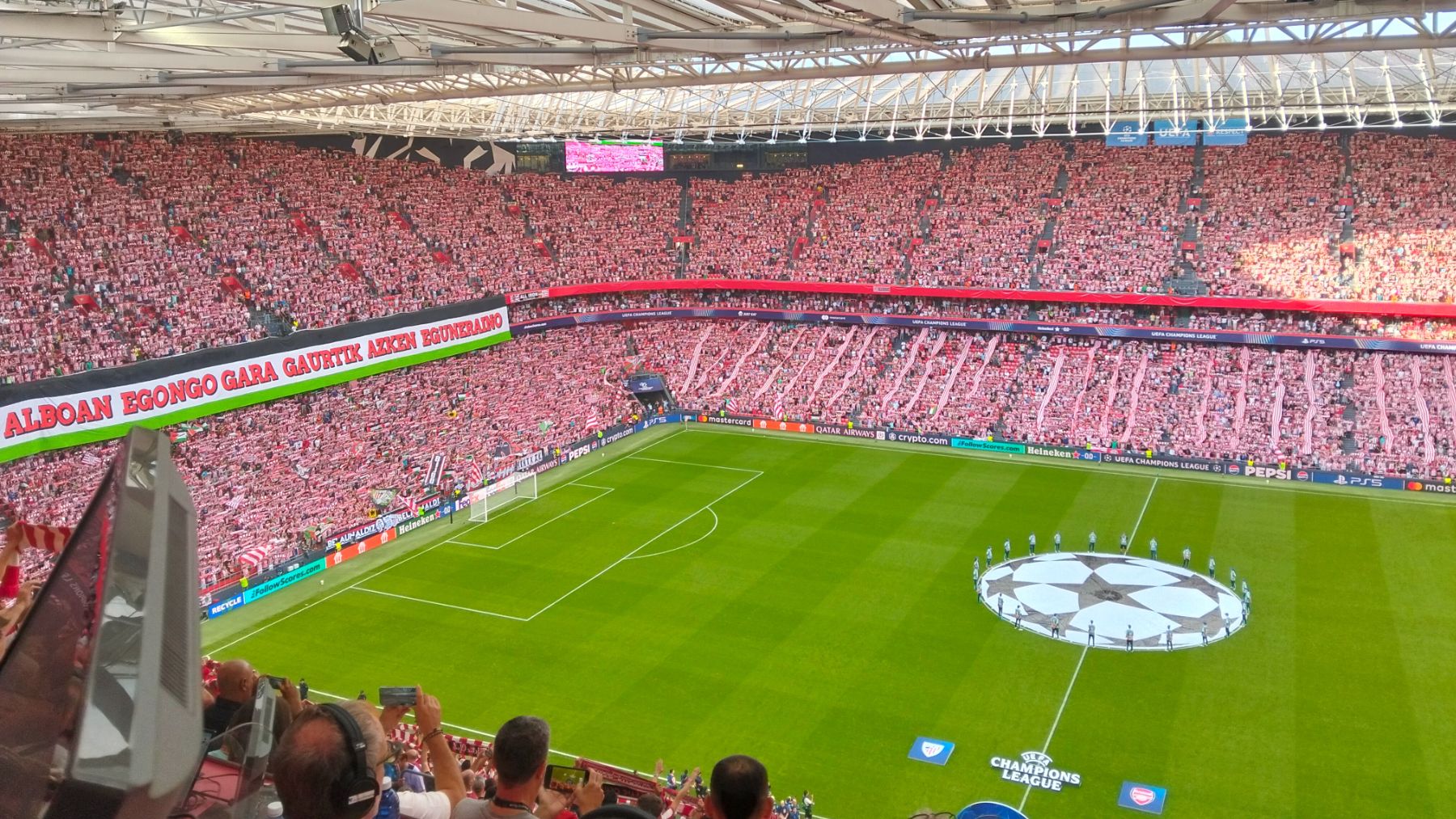 El Athletic se expone a una sanción de la UEFA tras exhibirse una pancarta propalestina en San Mamés