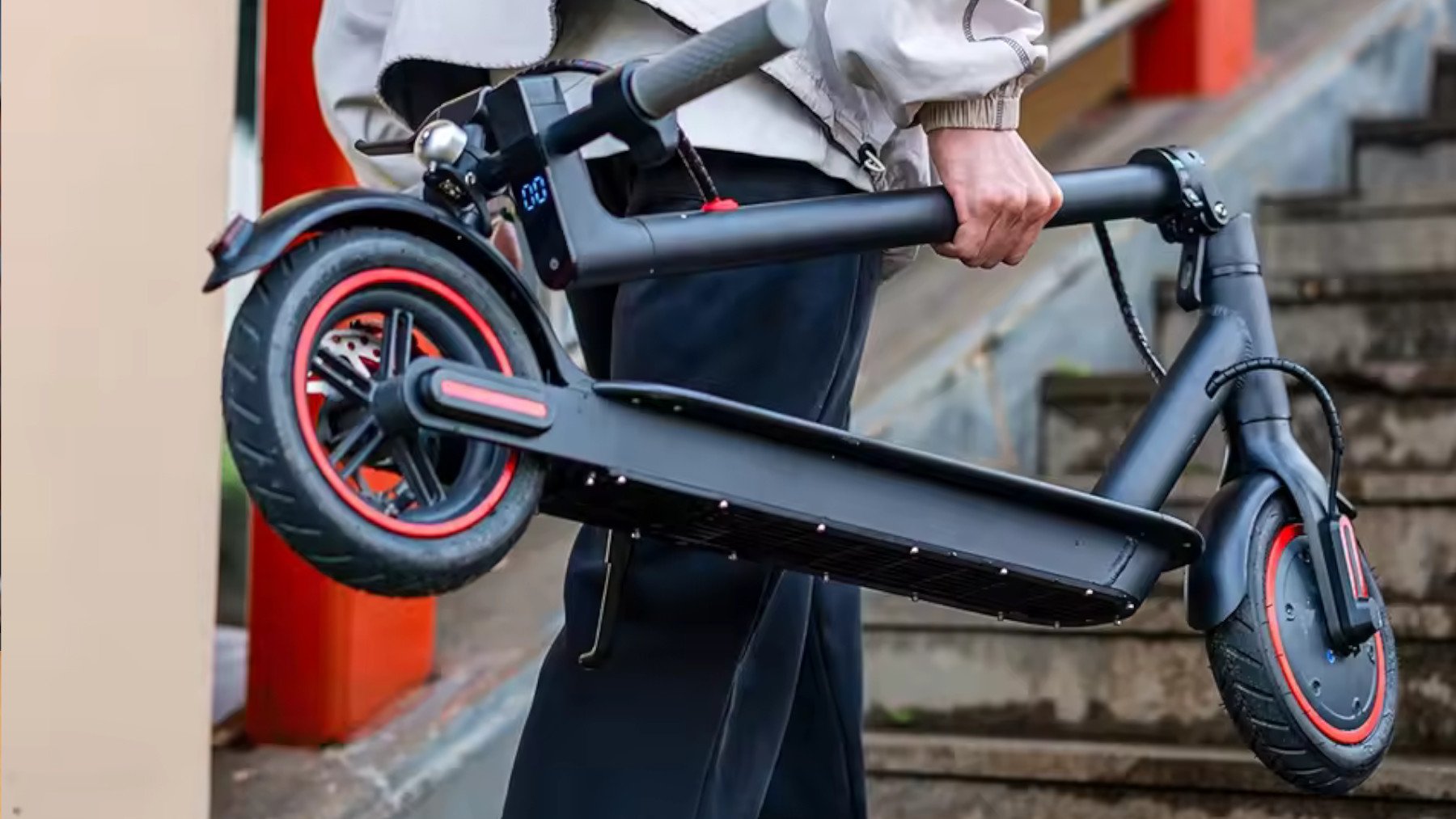 Este es el patinete eléctrico plegable que está arrasando en AliExpress y tiene un descuentazo de más de 500€
