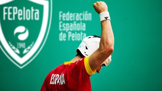 El equipo de España celebrando un punto en pelota vasca. (FEPE)