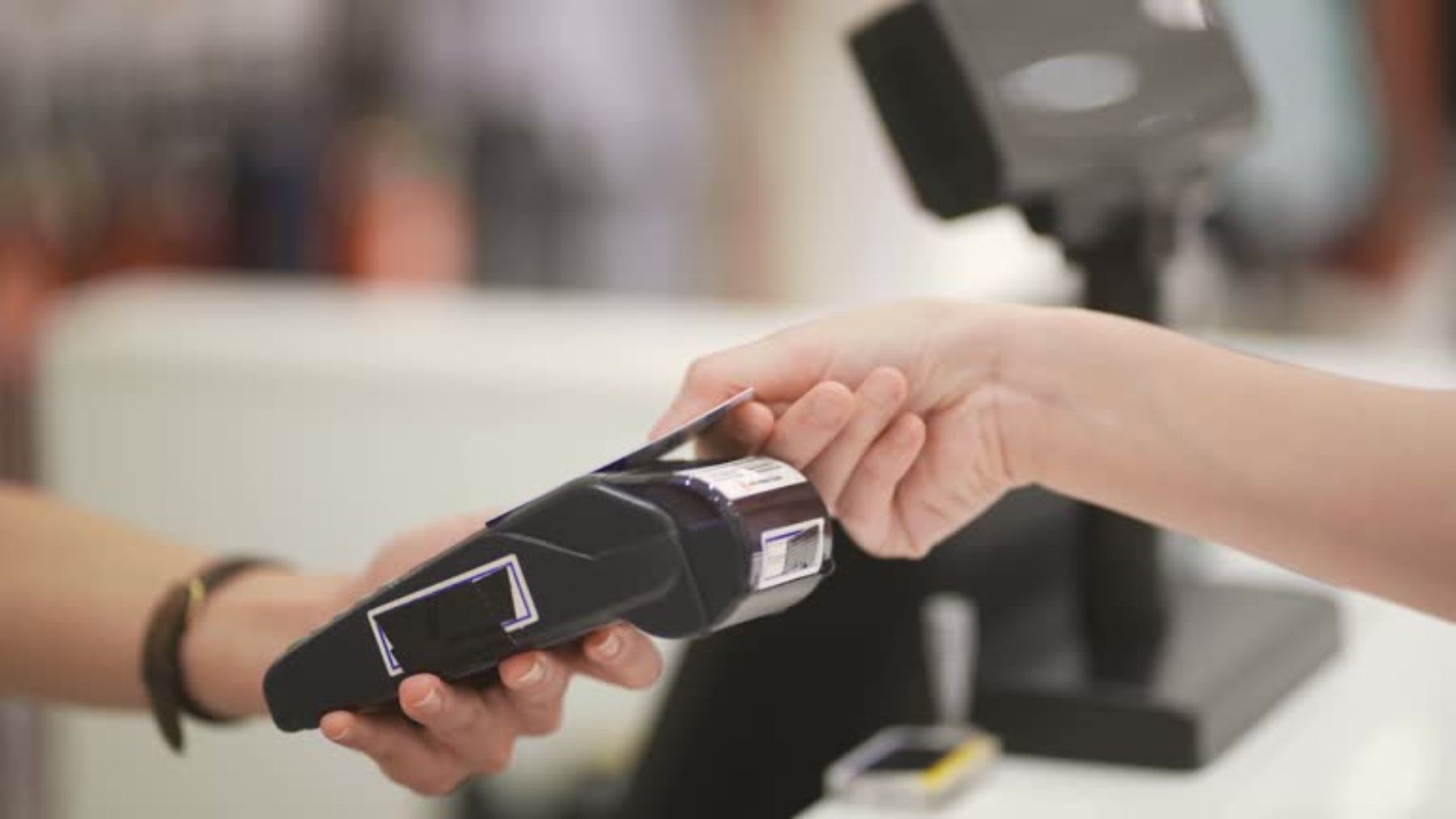 Adiós para siempre a las tarjetas y al dinero en efectivo: la nueva forma de pagar que lo va a cambiar todo