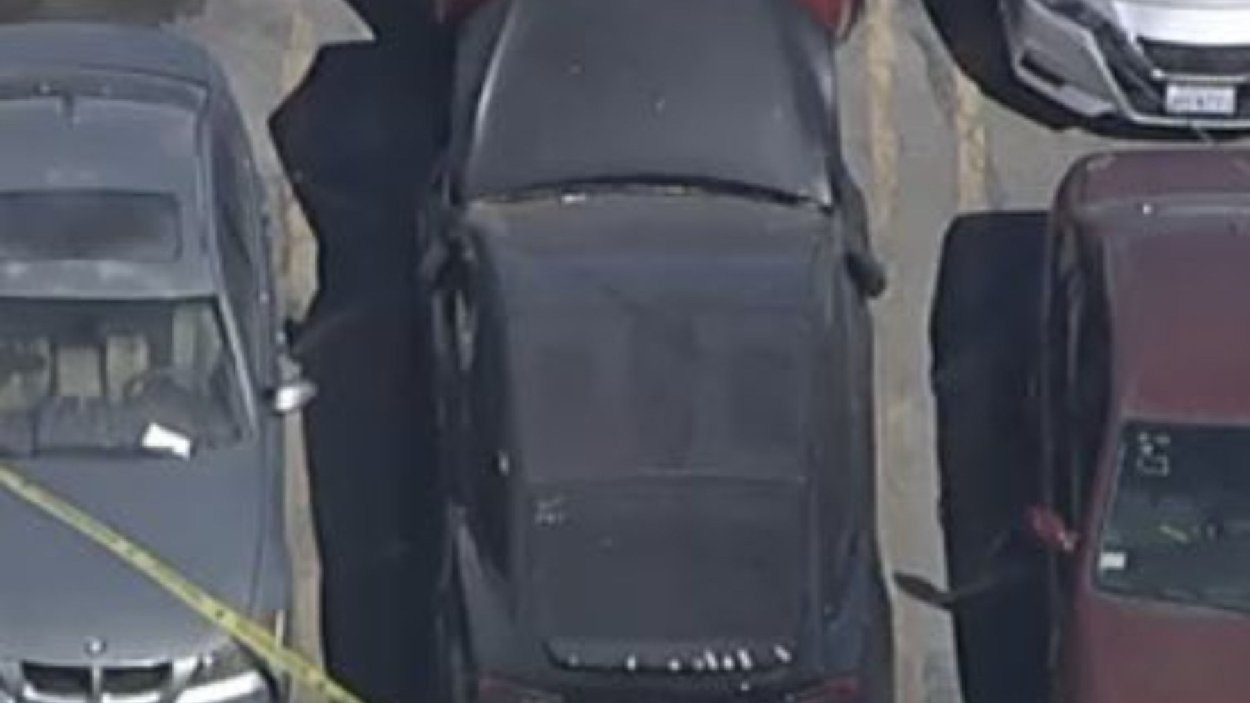 Coche en el que se encontró el cadáver.