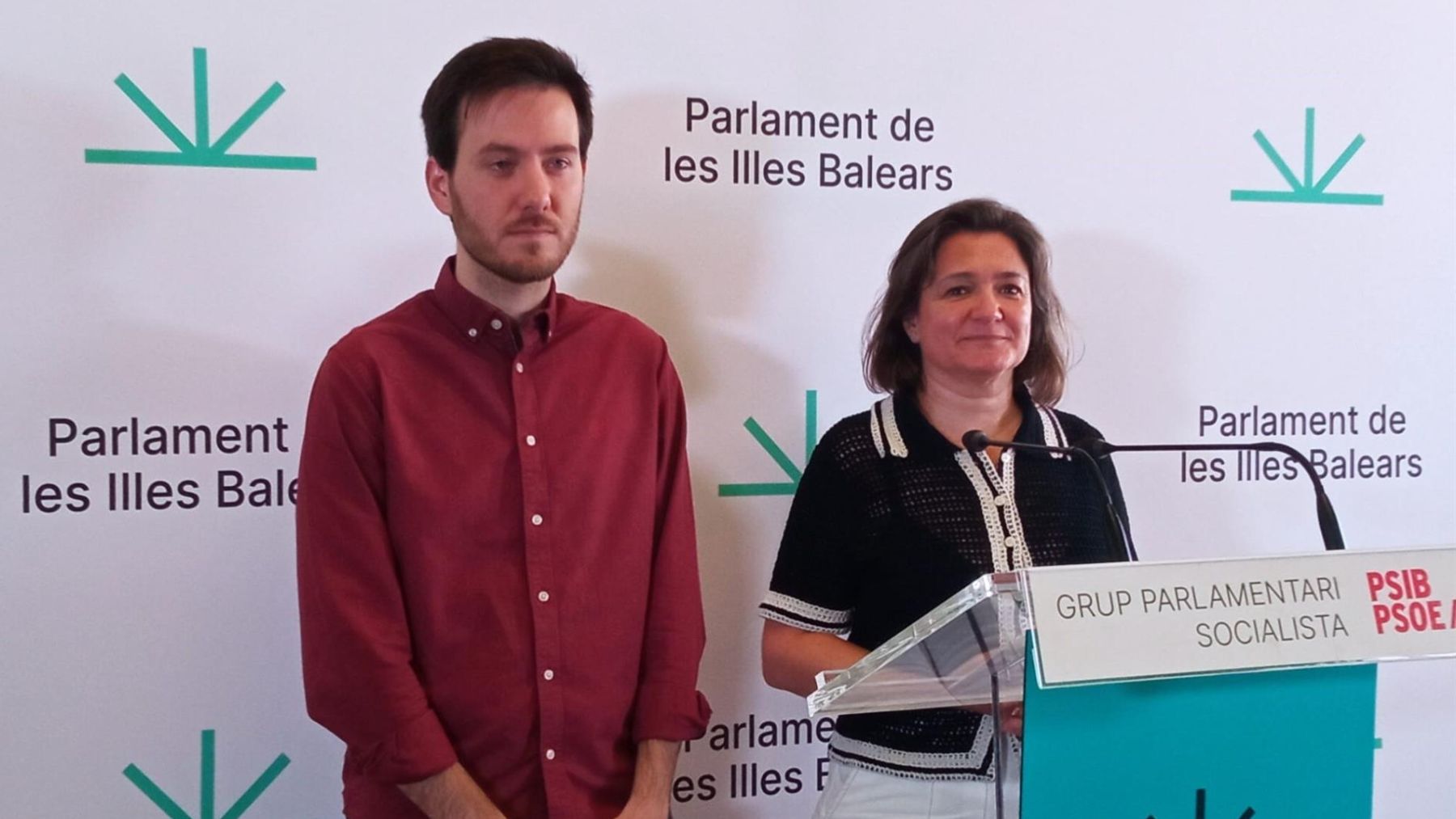 Los diputados del PSOE en Baleares Mercedes Garrido y Ares Fernández.