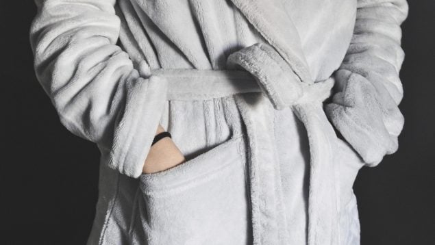 Los dermatólogos piden que no usemos esponja en la ducha, por qué la esponja es mala para ducharnos según la psicología, esponja en la ducha, por qué no usar esponja según dermatología.